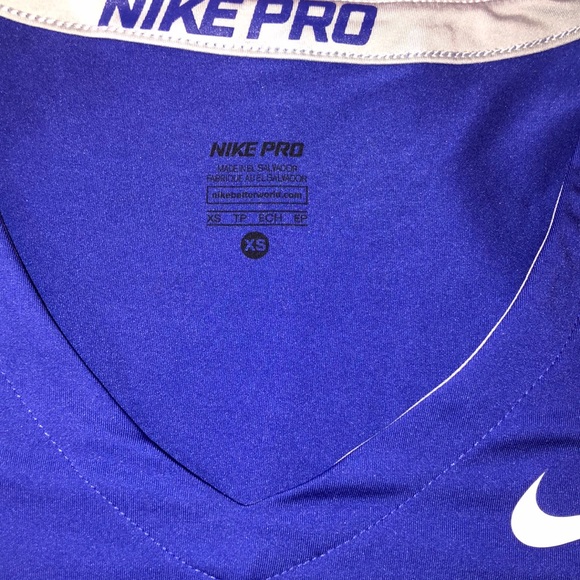 Nike athletic t-shirt - Picture 2 of 2